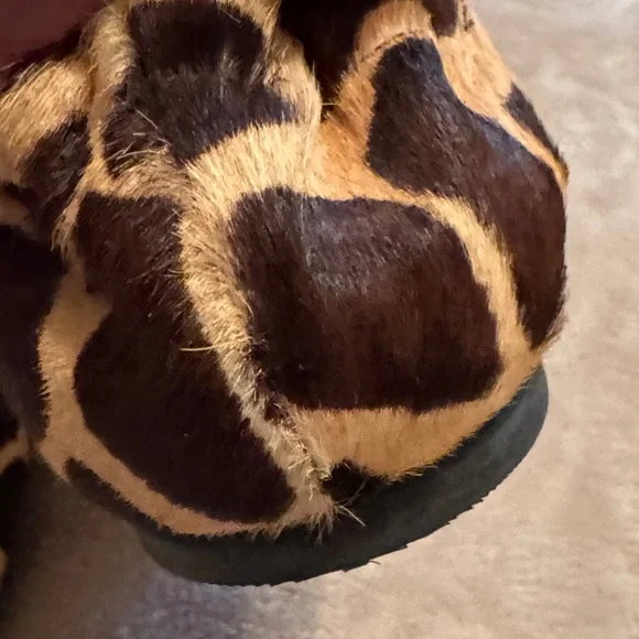 Tory Burch Leopard Print Reva Flats with Gold Logo - Picture 9 of 12